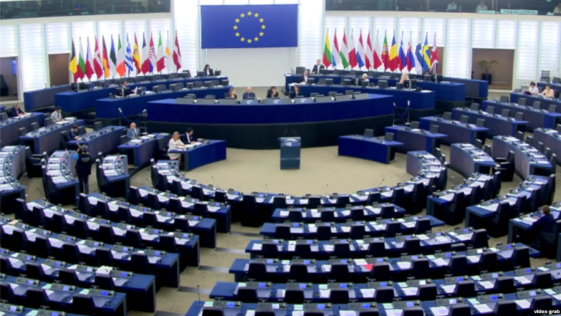 ​Mirëpritet rezoluta e PE-së, konsiderohet si ndryshim pozitiv ndaj Kosovës por kërkohen edhe ...