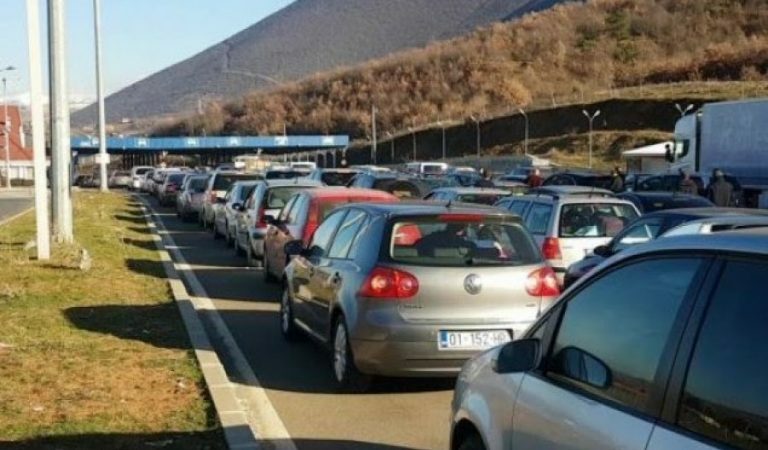 Mbi 200 mijë hyrje nga Kosova në Shqipëri përmes Morinës këtë javë
