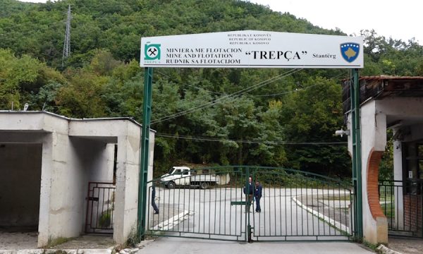 ‘Nuk ka asgjë, vetëm fjalë të kota’: Nëse s’i marrin pagat, minatorët nga e hëna paralajmërojnë grevë