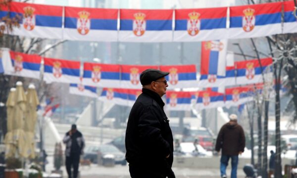 Biznesmenët serbë ankohen për kushtet ekonomike në Kosovë, Qeveria paralajmëron vende pune