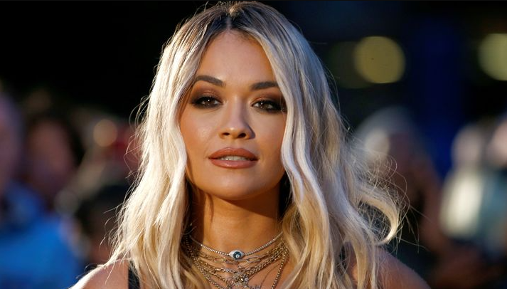 Rita Ora tërheq vëmendje me paraqitjen në Formula 1 në Australi