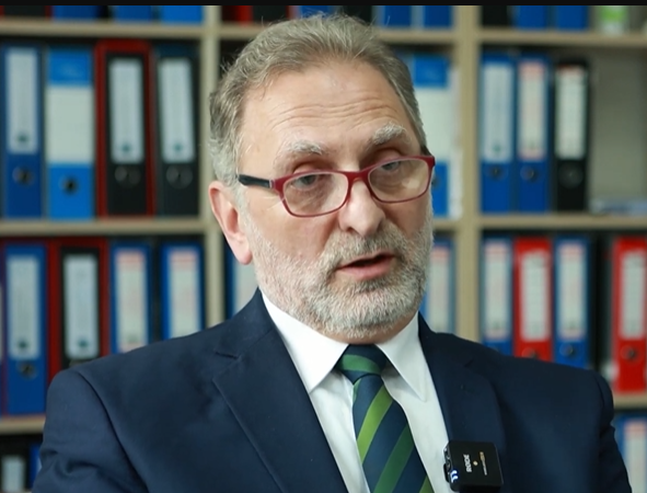 Prenkaj: Kosova në vakum kushtetues, ndërsa centralizimi i pushtetit po e shndërron shtetin në ‘Lala Land’