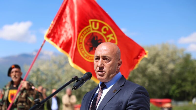 Haradinaj në mbështetje të protestës së studentëve në Prishtinë: Kundër çdo cenimi të gjuhës shqipe në Maqedoninë e Veriut