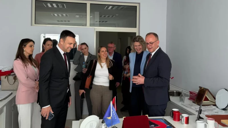 Ambasadorja holandeze viziton Qendrën Korrektuese në Lipjan, diskutohet për trajtimin e të miturve
