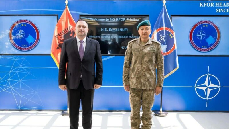 Ministri shqiptar i mbrojtjes viziton Kosovën, theksohet bashkëpunimi në mbrojtje