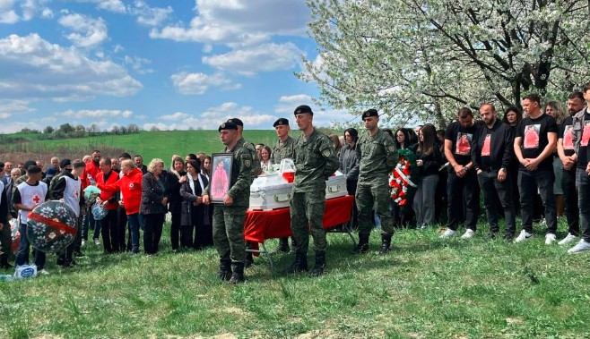 Rivarroset Sinan Dauti, 9-vjeçari që u plagos dhe u zhduk në Mitrovicë gjatë luftës