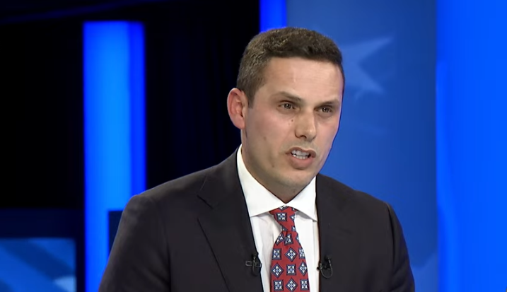 Gruda: Prishja mes Kurtit e Osmanit u bë për karrige, jo për interesa të qytetarëve