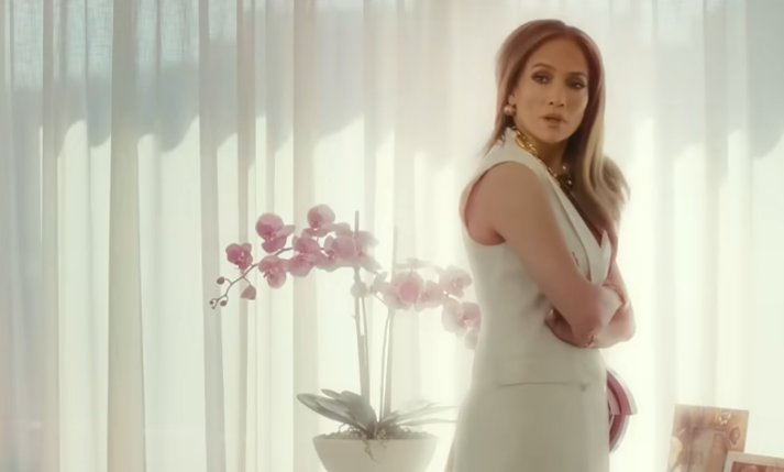 Jennifer Lopez rikthehet si protagoniste e komedive romantike