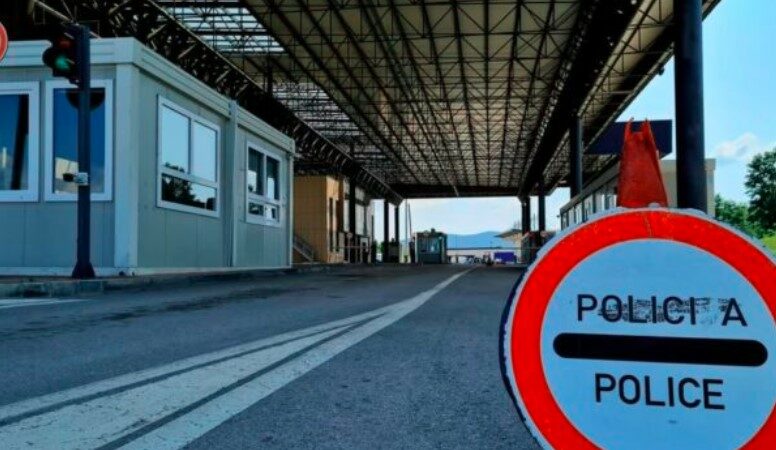 Numër i madh i mërgimtarëve të bllokuar në kufirin Kroaci-Serbi, asnjë reagim nga institucionet e Kosovës