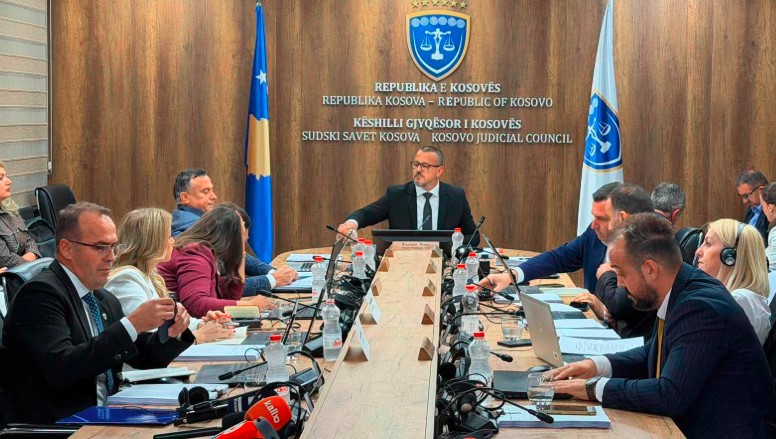 KGJK cakton mbledhjen e radhës, në rend dite shqyrtimi i dorëheqjeve të gjyqtarëve dhe stafit serb