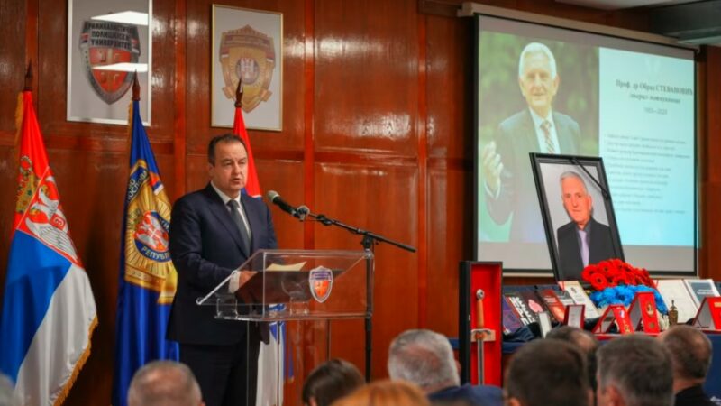 Të akuzuarit për Masakrën e Reçakut, në Serbi promovojnë mohimin e krimit