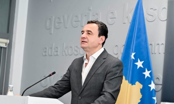 Raportohet se Kurti takohet me përfaqësuesit e komuniteteve për Presidentin